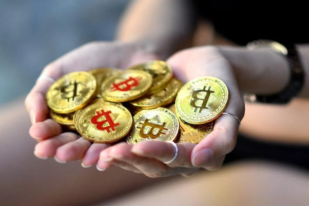 Näin voit käyttää kryptojasi – stablecoineista DeFiin ja maksukortteihin